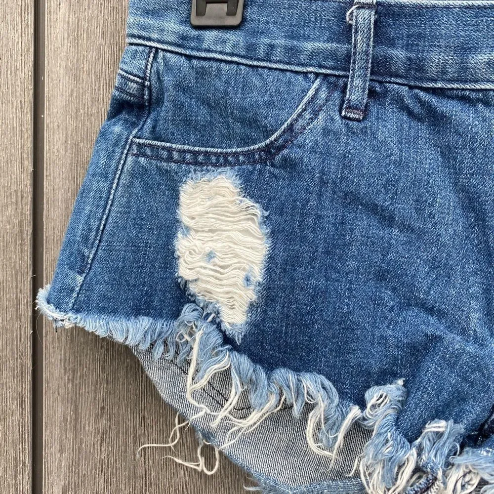Destroyed Denim Cutoff Shorts‎